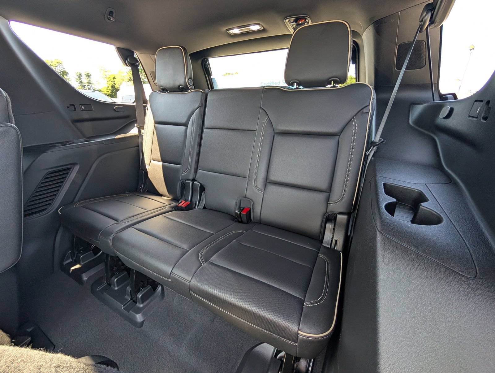 Used 2022 Chevrolet Tahoe Premier AWD/4WD image 18