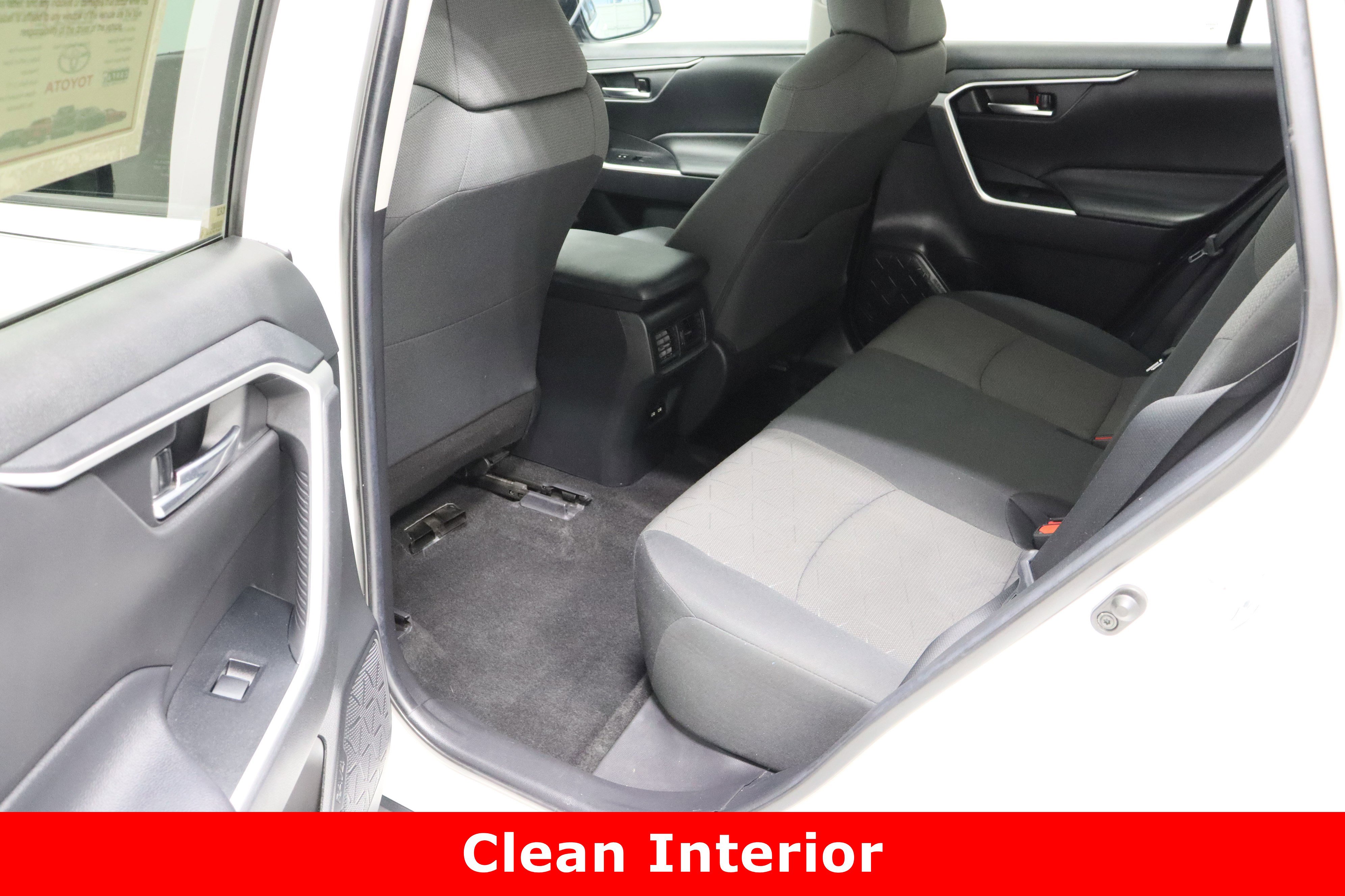 Used 2021 Toyota RAV4 XLE w/ Carpet Mat Package (TMS) image 27