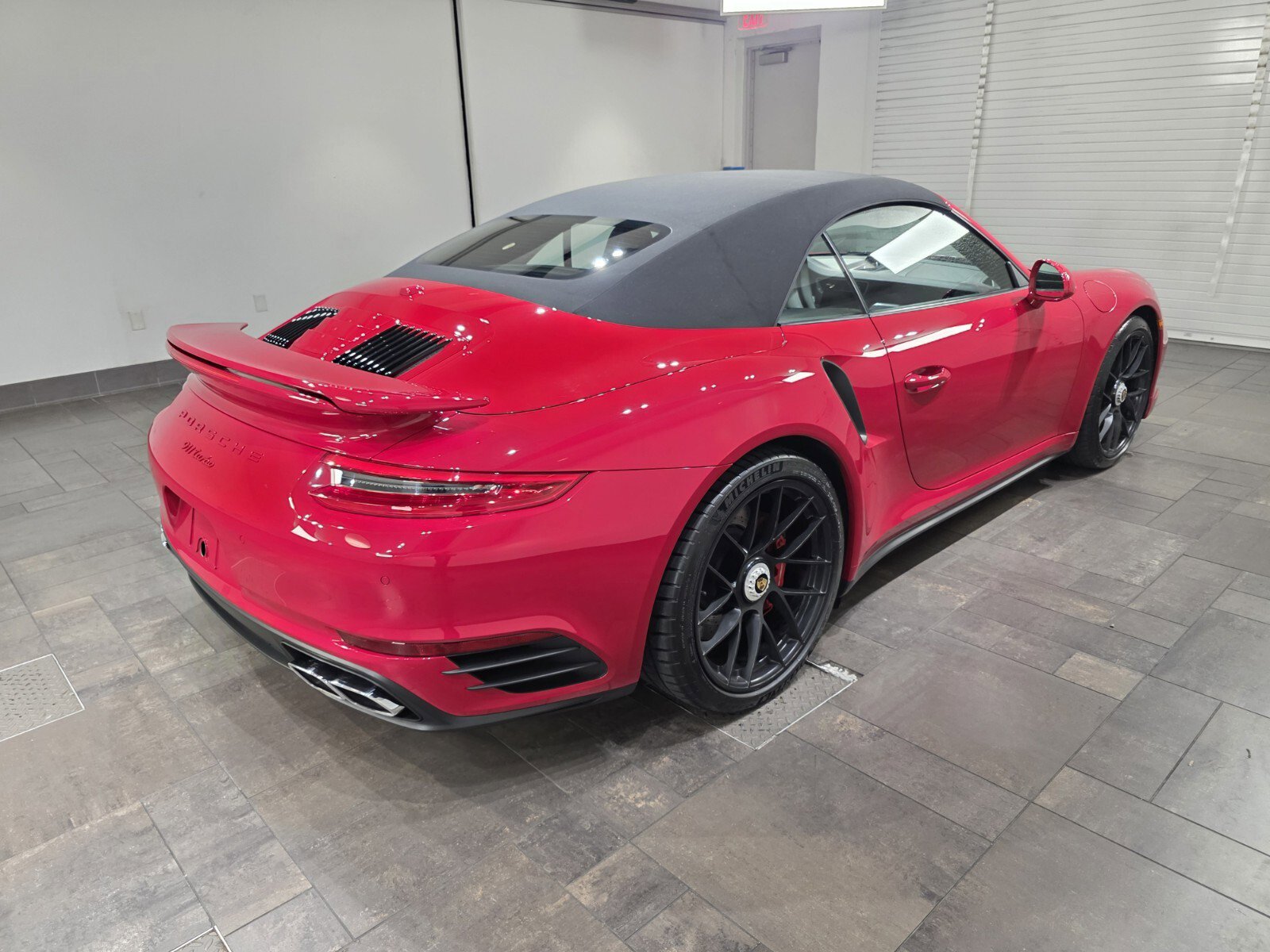Used 2018 Porsche 911 Turbo image 30
