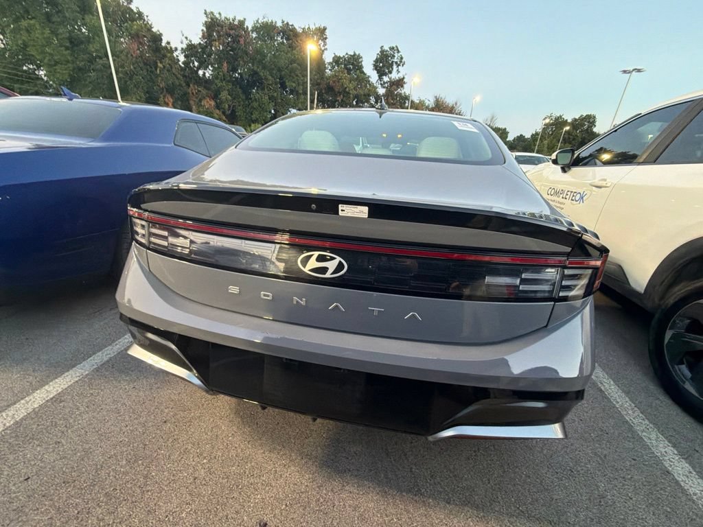 Used 2025 Hyundai Sonata SEL FWD image 5