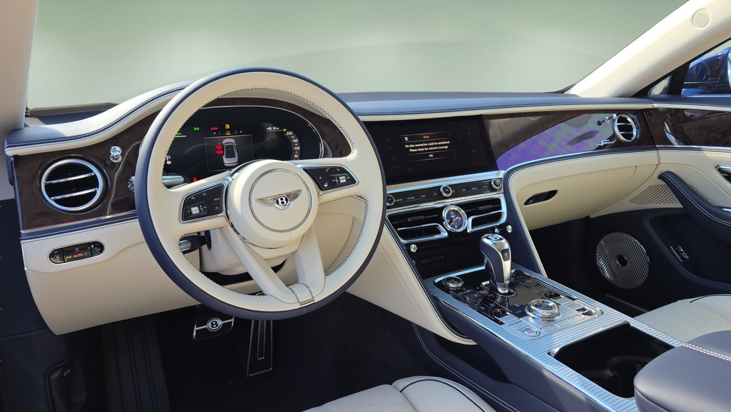 New 2025 Bentley Flying Spur Plug-In Hybrid AWD/4WD image 38