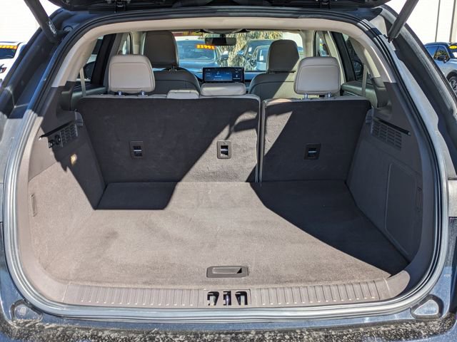 Used 2022 Lincoln Nautilus FWD w/ Premium Package image 14