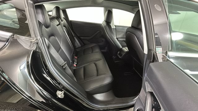 Used 2018 Tesla Model 3 Long Range RWD image 29