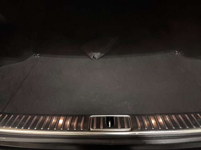 Used 2015 Kia K900 Premium w/ Interior Highline Package image 9