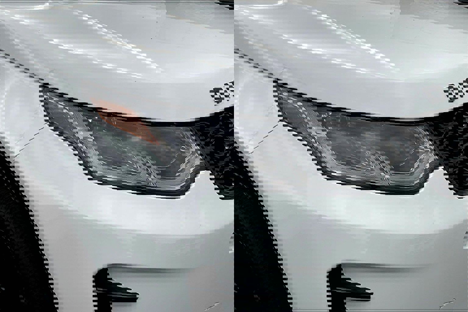 New 2026 Land Rover Discovery Sport Landmark image 17