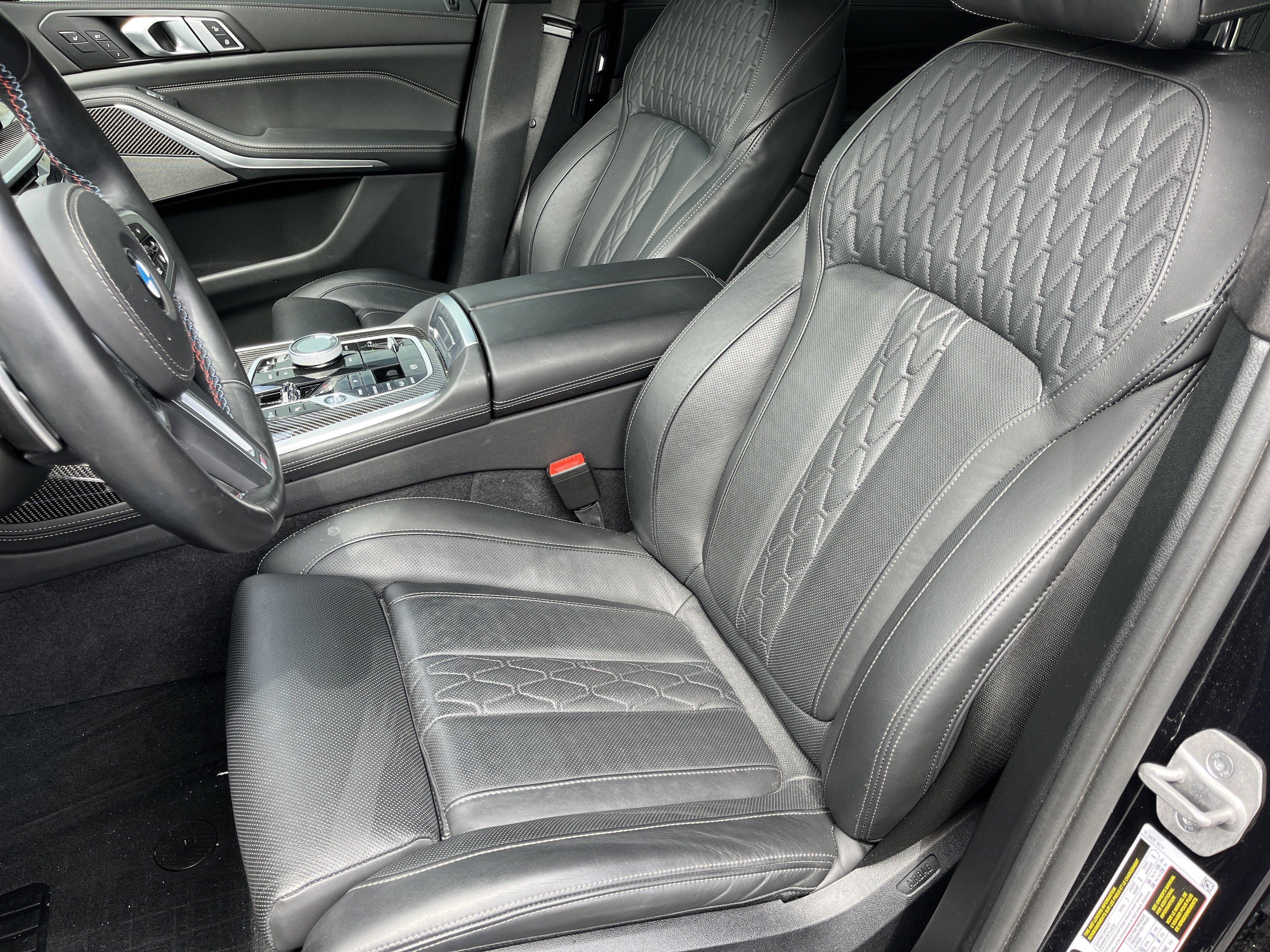 Used 2025 BMW X7 M60i w/ Executive Package image 18