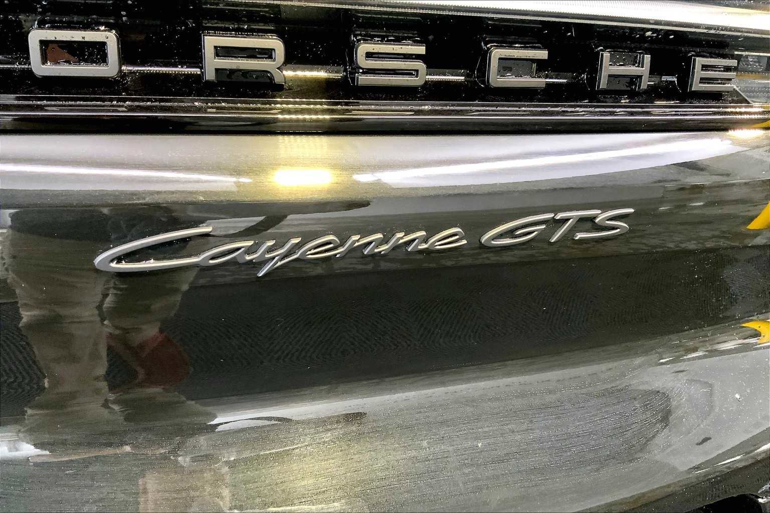 New 2026 Porsche Cayenne GTS image 19