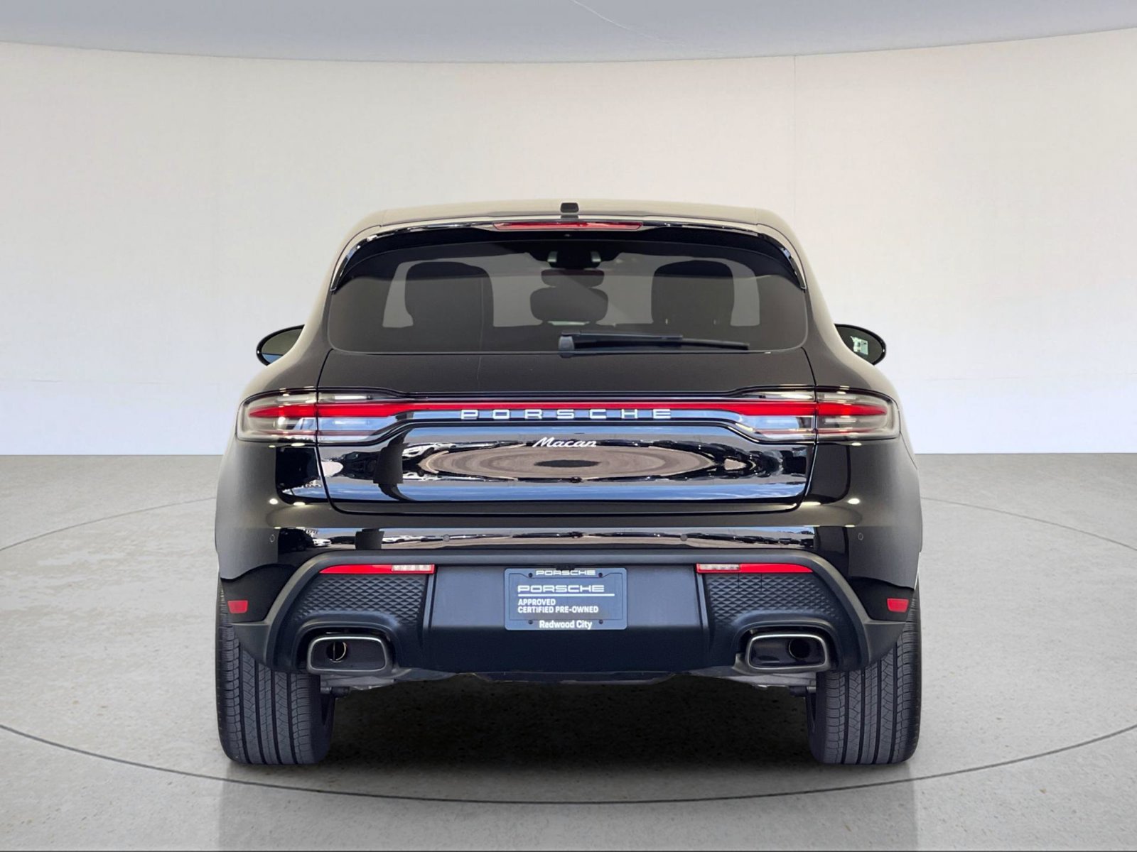 Certified 2026 Porsche Macan AWD/4WD image 7