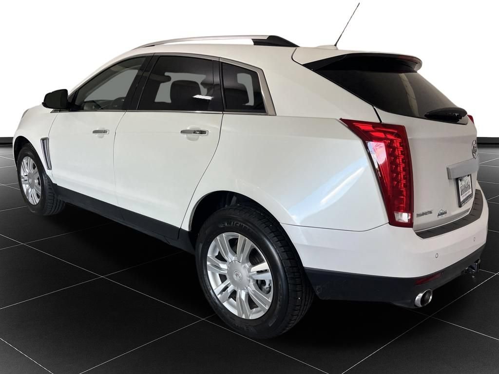 Used 2016 Cadillac SRX Luxury FWD image 3