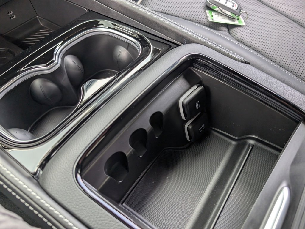 New 2026 Chrysler Pacifica Limited image 31
