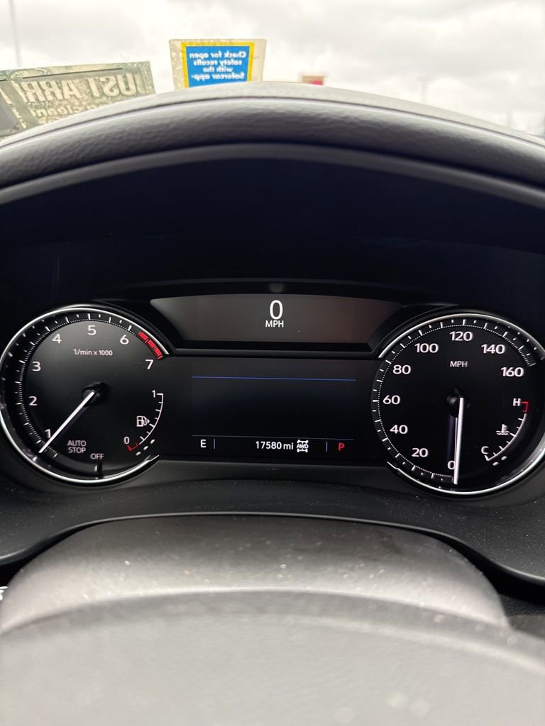 Used 2021 Cadillac XT4 Luxury w/ Cold Weather Package image 12