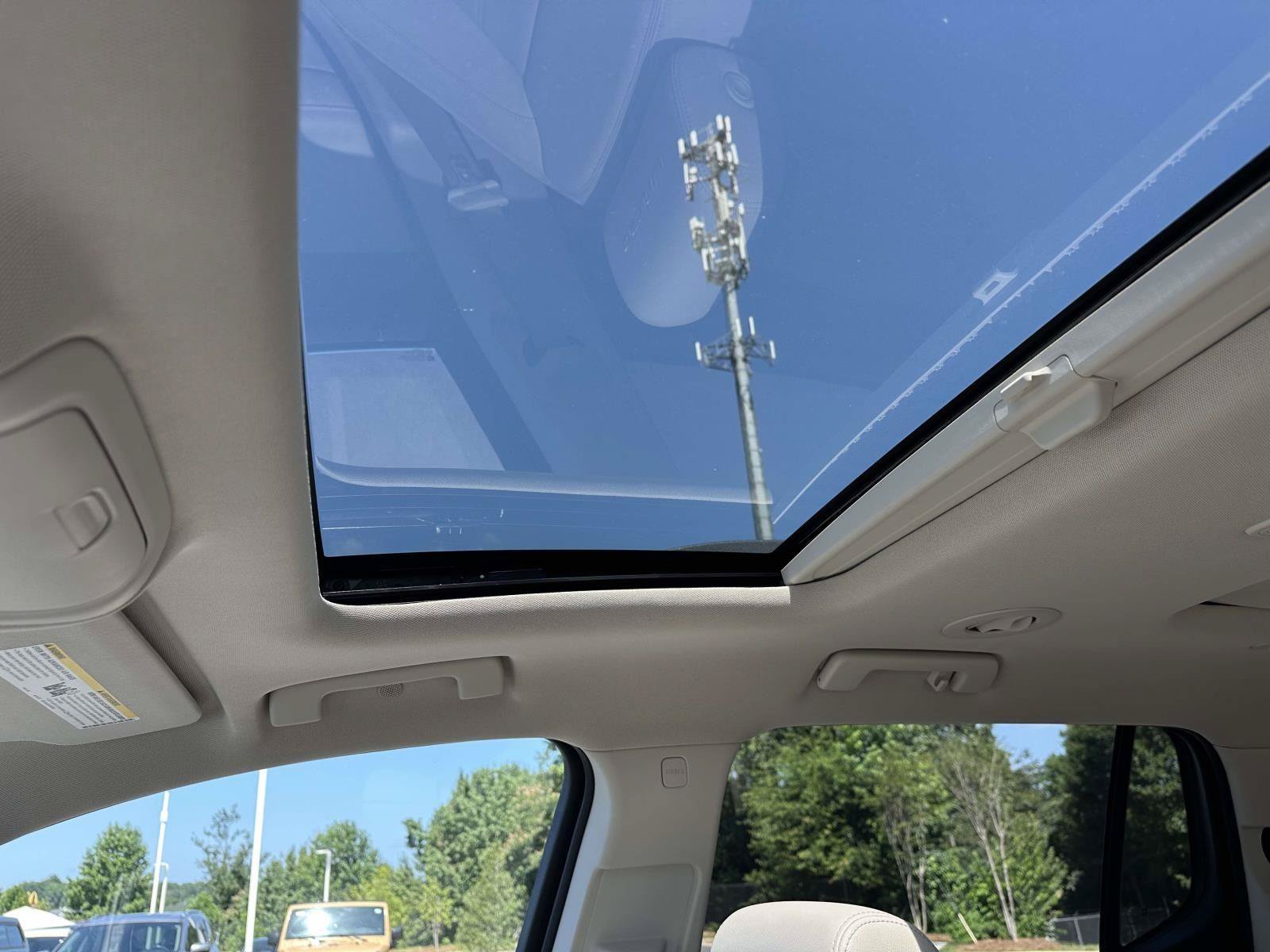 Used 2021 GMC Acadia Denali w/ Denali Technology Package FWD image 19
