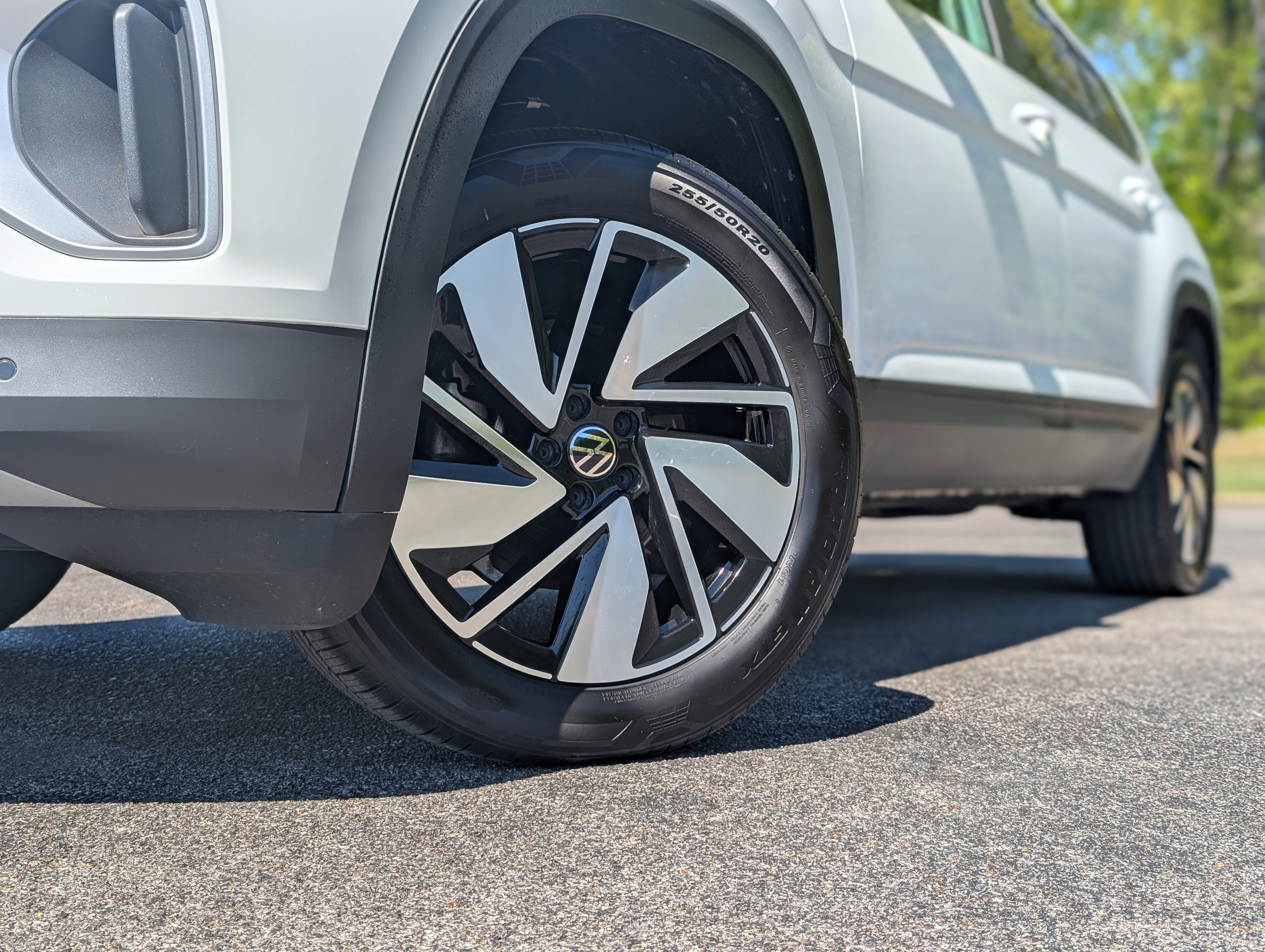 Used 2024 Volkswagen Atlas SE image 37