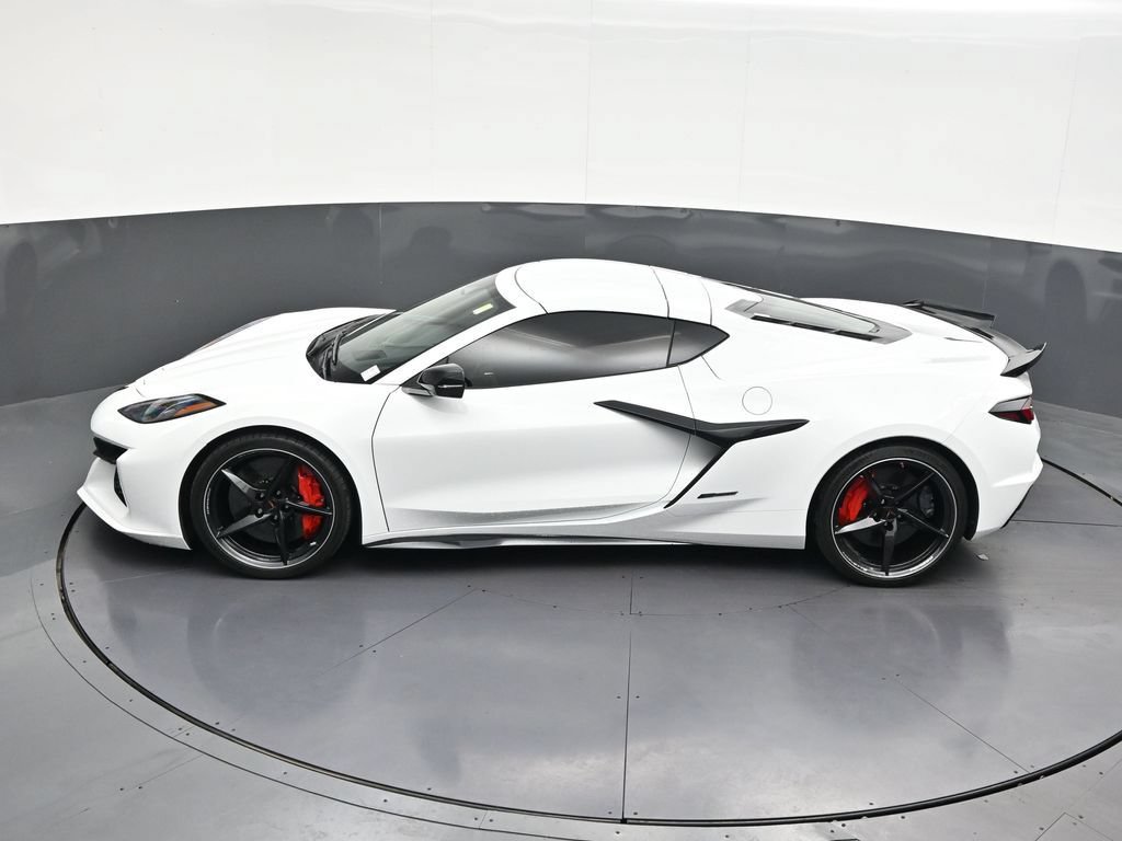 Used 2025 Chevrolet Corvette E-Ray AWD/4WD image 16