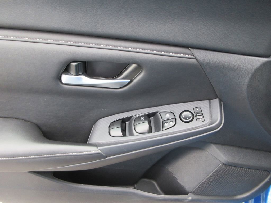 Used 2024 Nissan Sentra SV FWD image 21