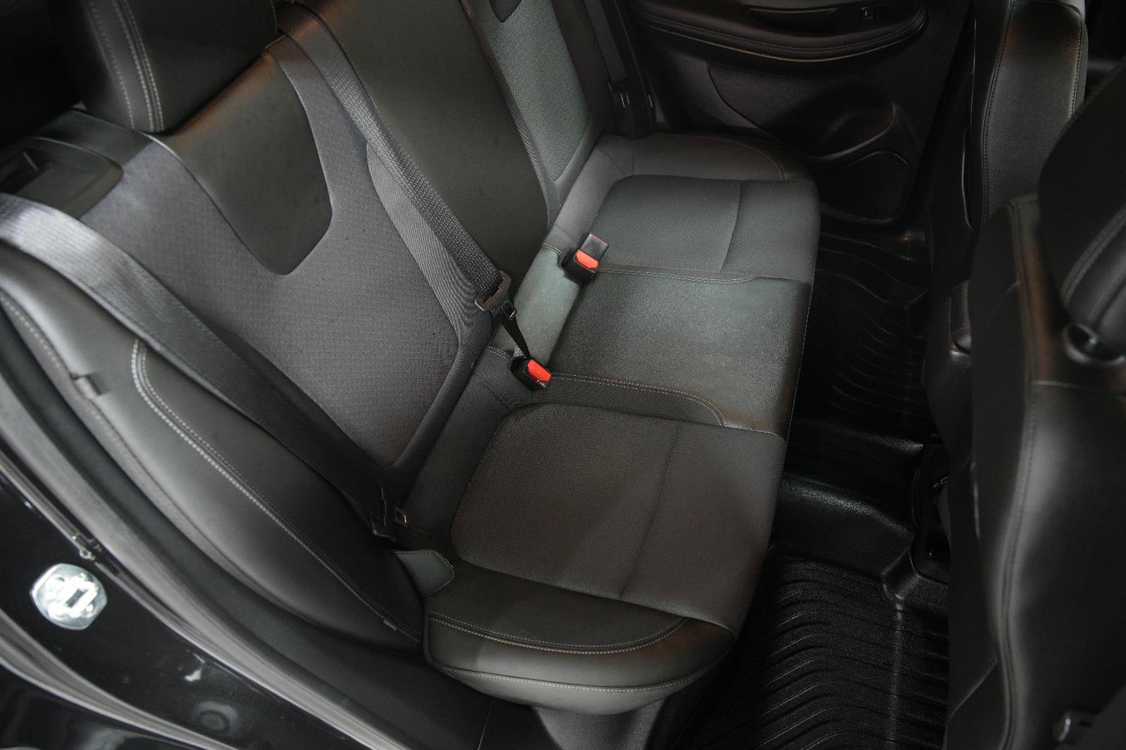 Used 2025 Buick Encore GX Preferred image 16