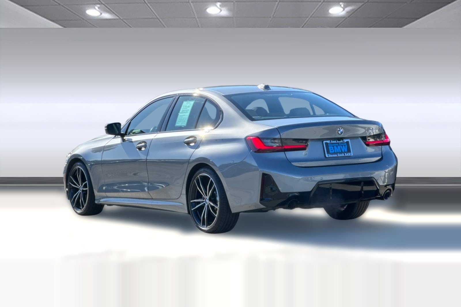 Used 2024 BMW 330i Sedan w/ M Sport Package RWD image 3