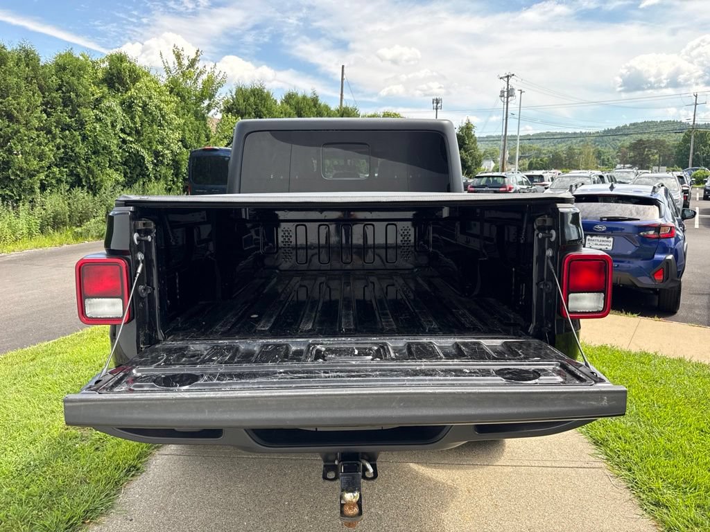 Used 2022 Jeep Gladiator Sport AWD/4WD image 12