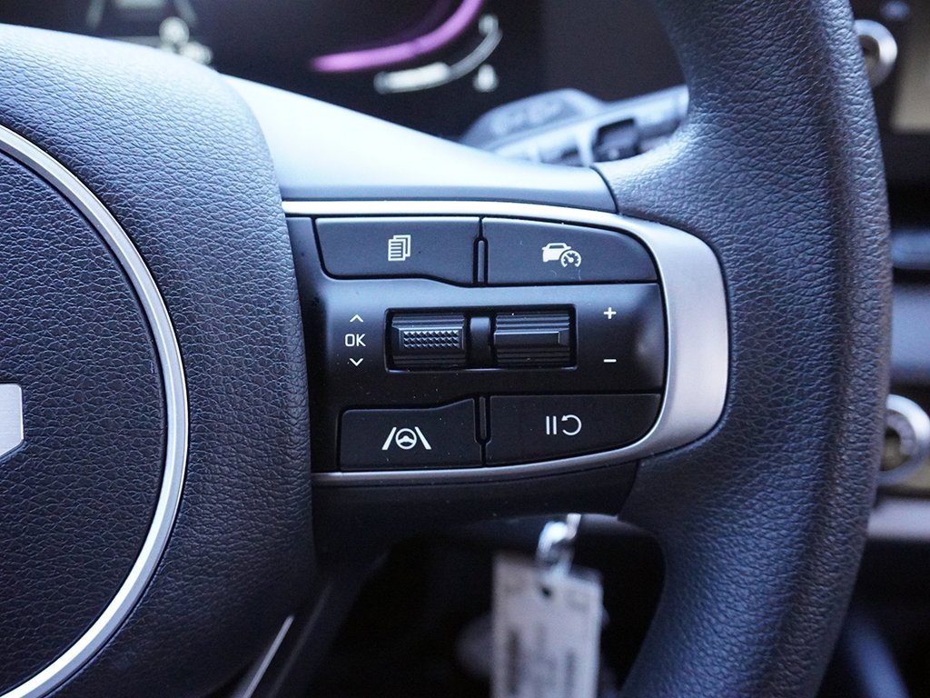 Used 2025 Kia Sportage LX image 40