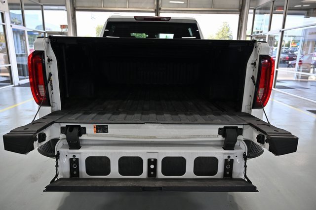 Used 2022 GMC Sierra 1500 SLT w/ SLT Convenience Package image 9