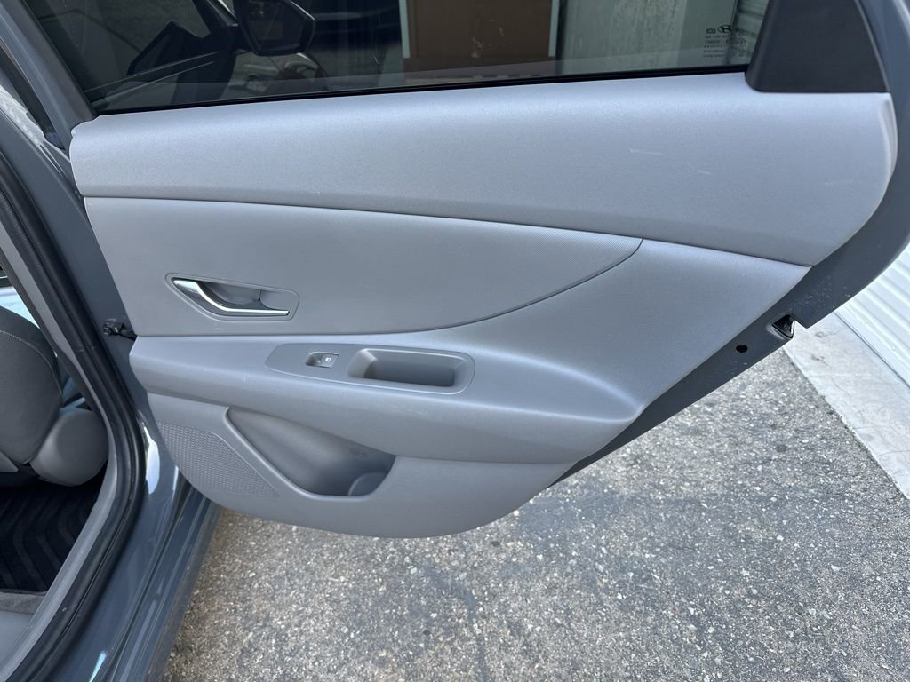 Used 2024 Hyundai Elantra SEL FWD image 21