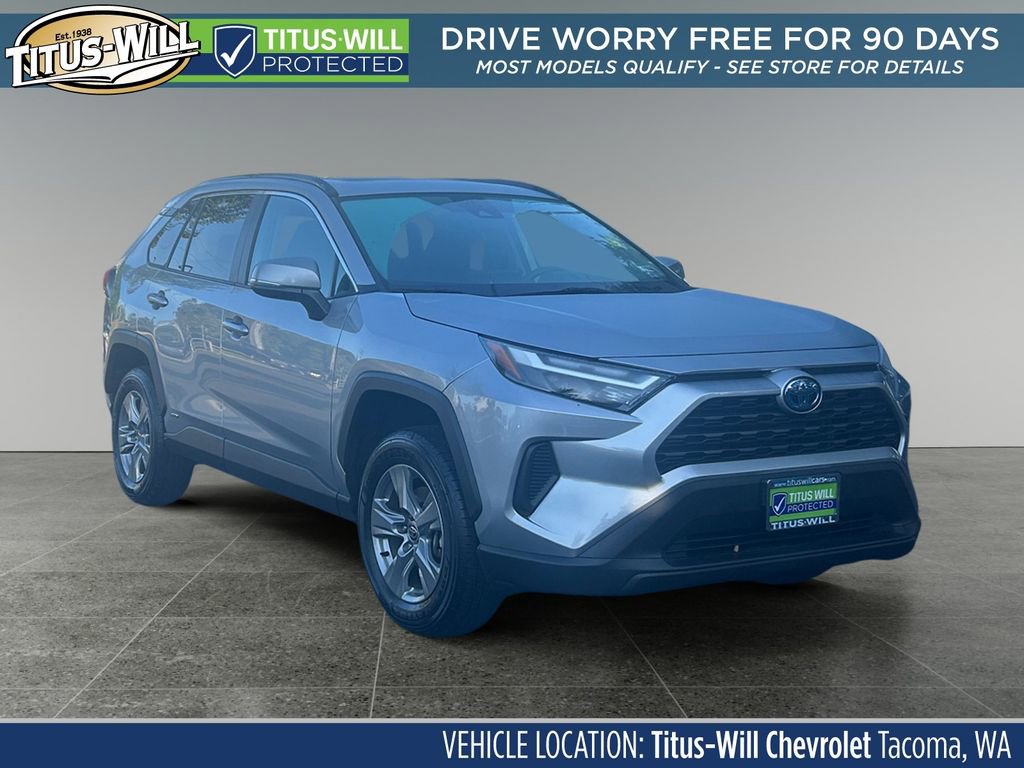 Used 2022 Toyota RAV4 XLE image 1