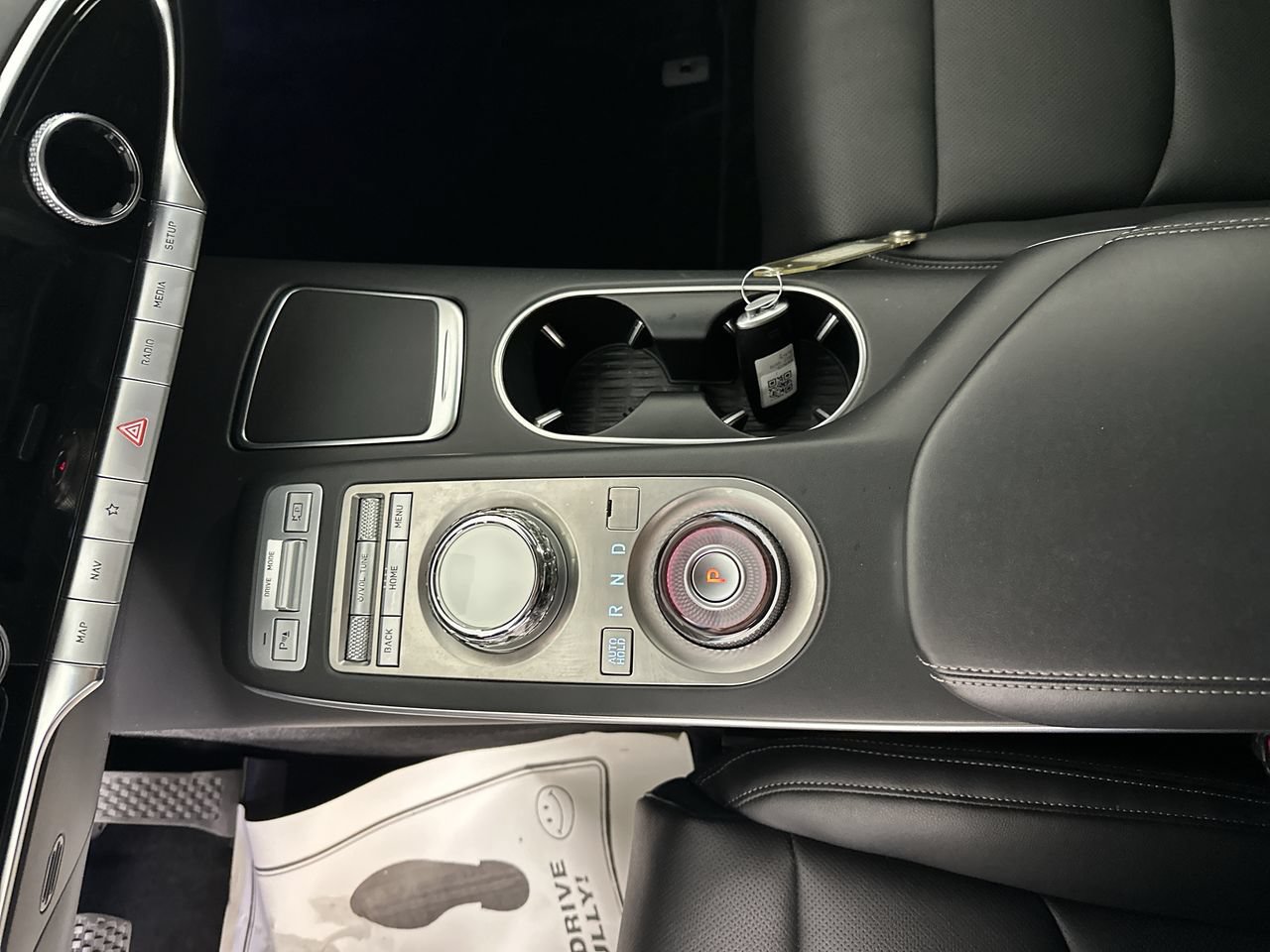 Used 2022 Genesis GV70 2.5T AWD/4WD image 9