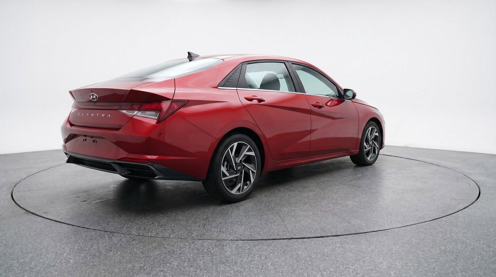Used 2025 Hyundai Elantra SEL FWD image 9