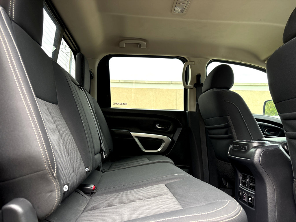 Used 2019 Nissan Titan SV w/ SV Convenience Package AWD/4WD image 17