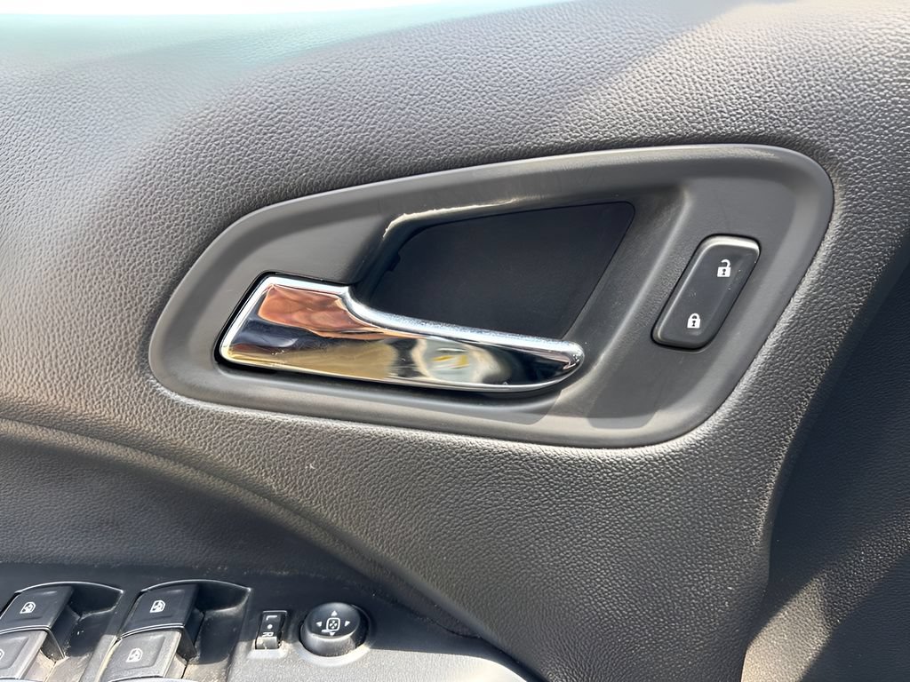 Used 2015 Chevrolet Colorado LT w/ LT Convenience Package RWD image 11