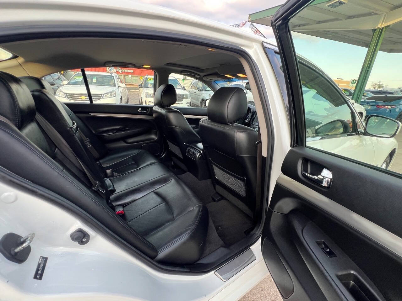 Used 2015 INFINITI Q40 AWD w/ Navigation Package image 9