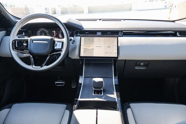 Certified 2026 Land Rover Range Rover Velar Dynamic SE AWD/4WD image 20