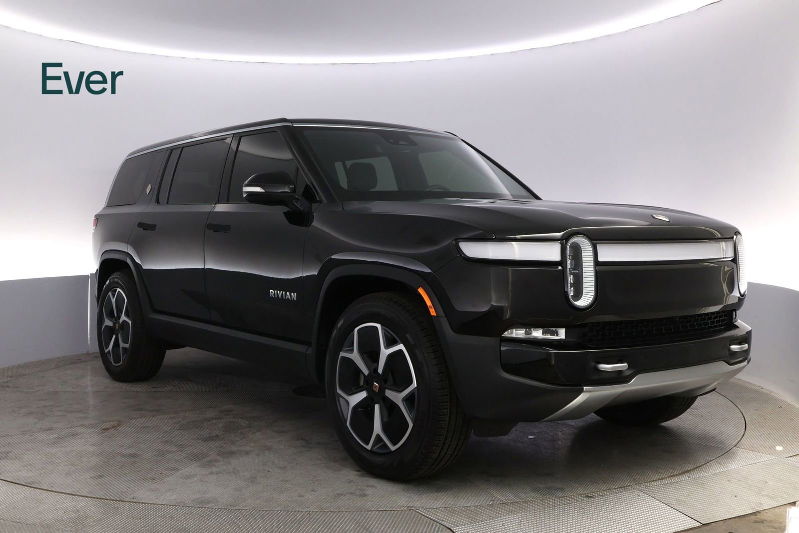 Used 2024 Rivian R1S Adventure image 13