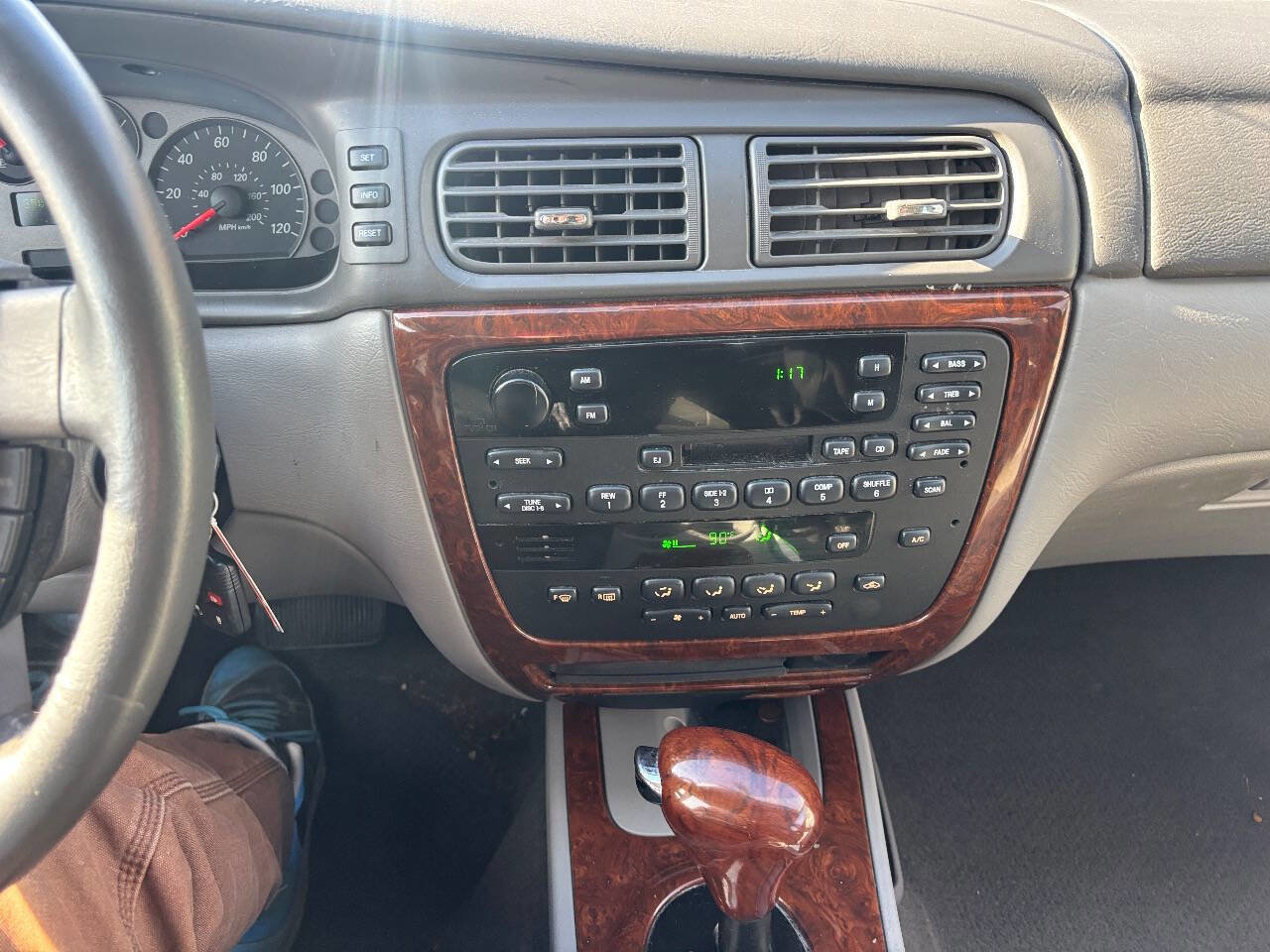 Used 2005 Mercury Sable LS image 12