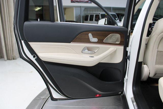 Used 2024 Mercedes-Benz GLS 450 4MATIC image 40