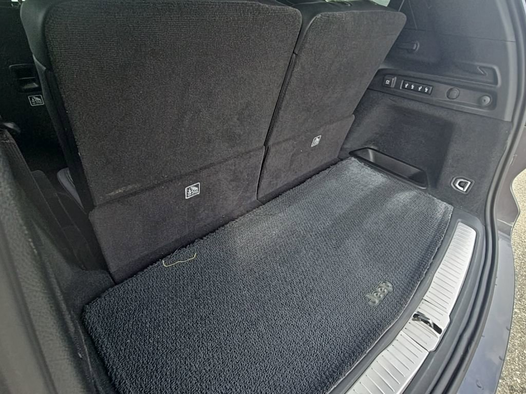 Used 2023 Jeep Grand Cherokee L Summit image 10