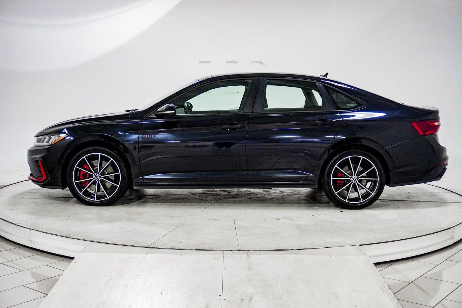Used 2025 Volkswagen Jetta GLI Autobahn FWD image 4