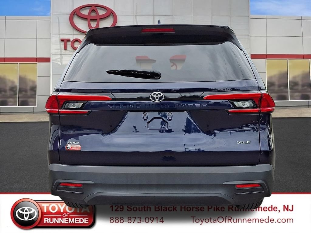 Certified 2024 Toyota Grand Highlander AWD image 6
