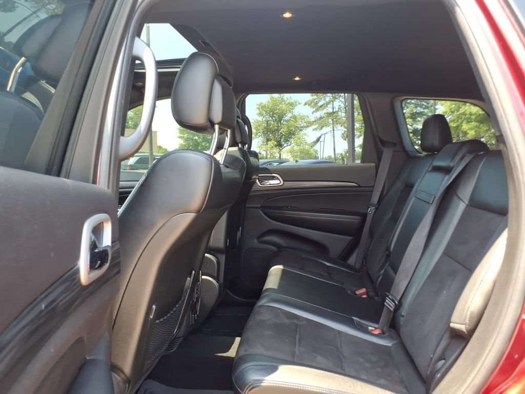 Used 2020 Jeep Grand Cherokee Altitude RWD image 11
