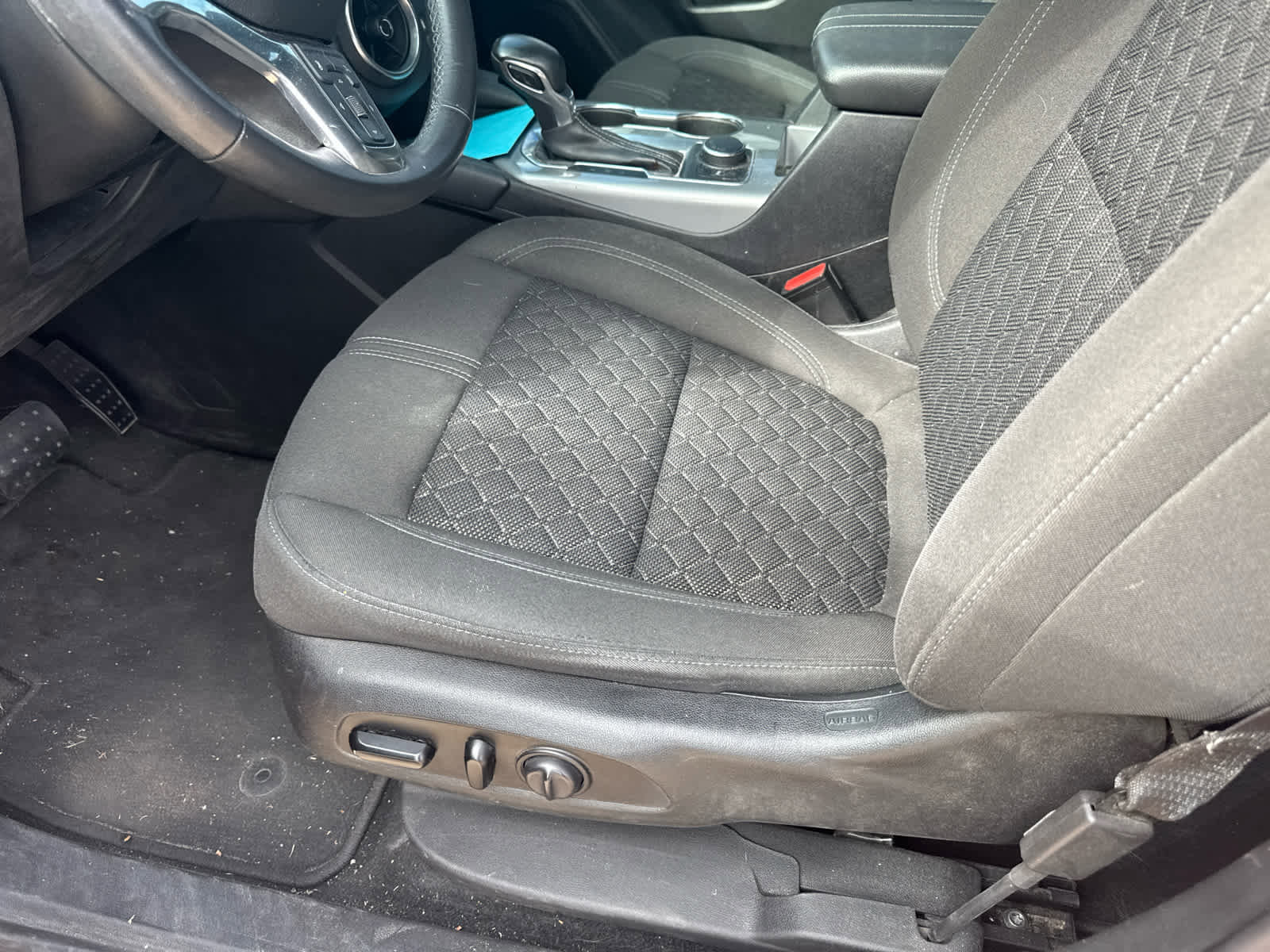 Used 2020 Chevrolet Blazer LT FWD image 11
