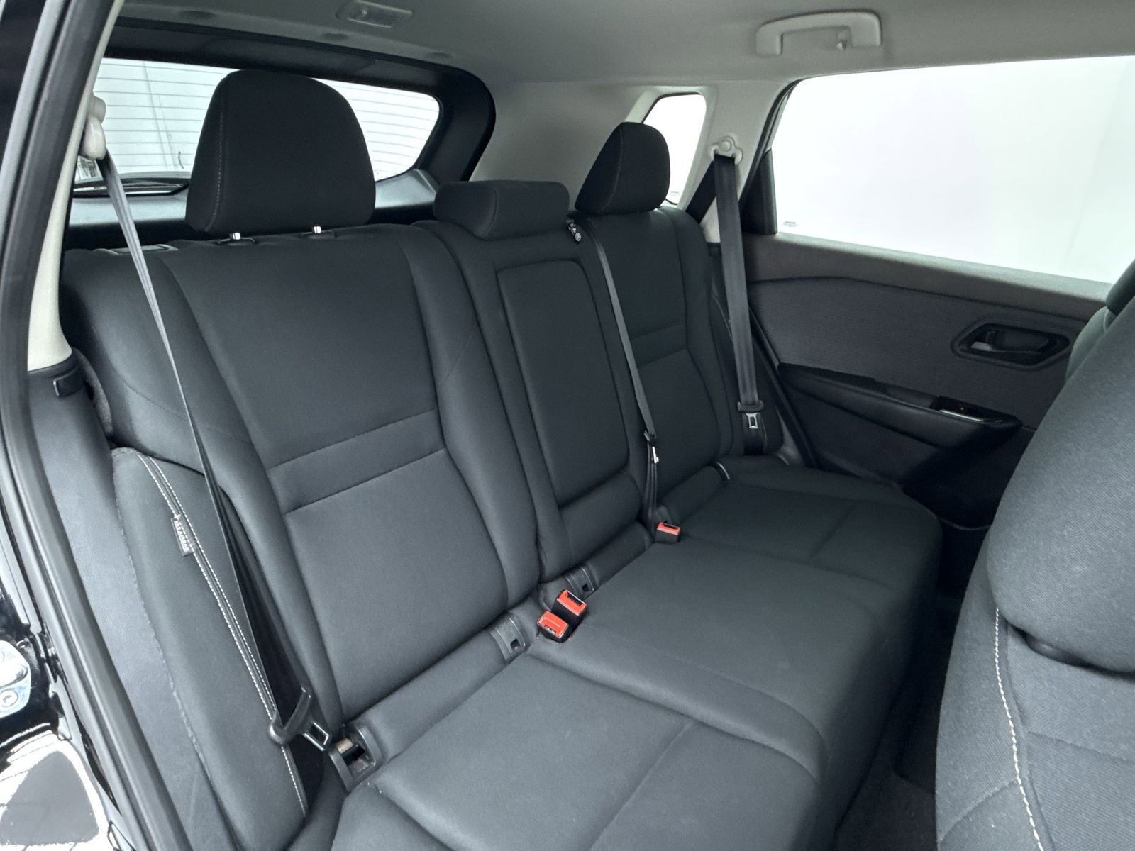 Used 2023 Nissan Rogue S image 37