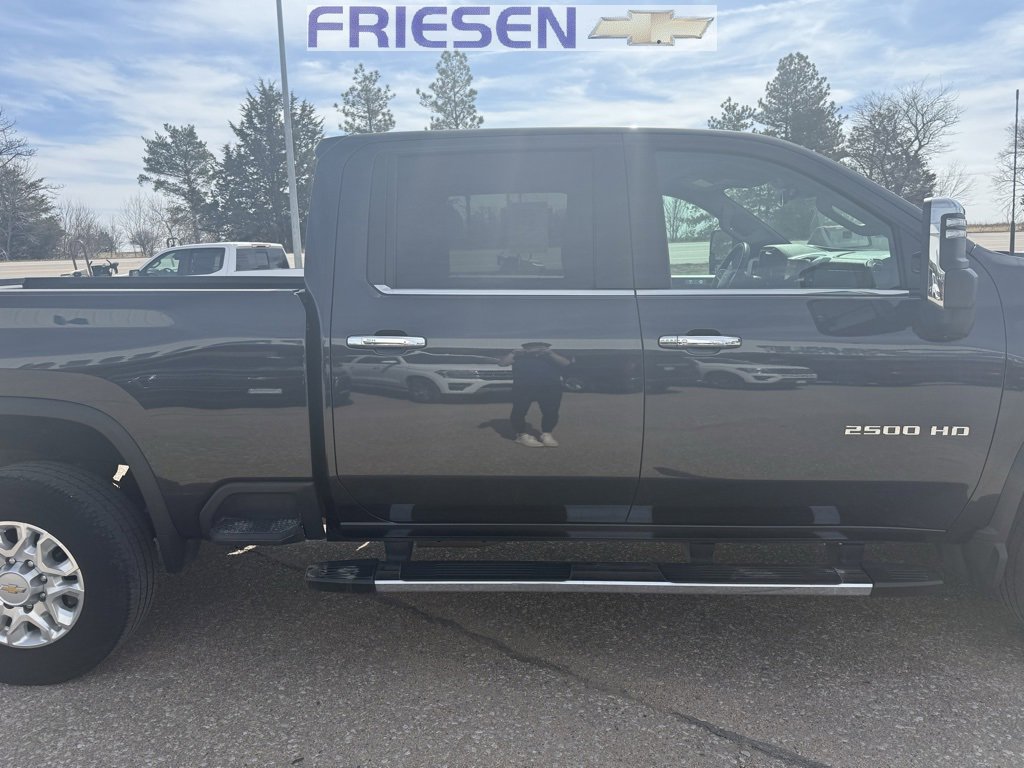 Used 2024 Chevrolet Silverado 2500 LTZ w/ LTZ Convenience Package image 6
