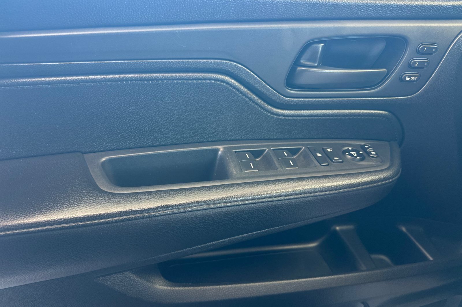 Used 2025 Honda Odyssey EX-L image 11