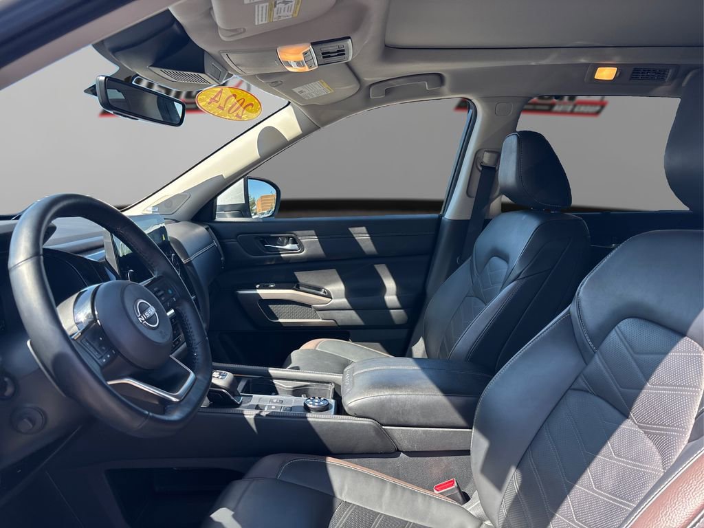 Certified 2024 Nissan Pathfinder Platinum w/ Cargo Package image 9