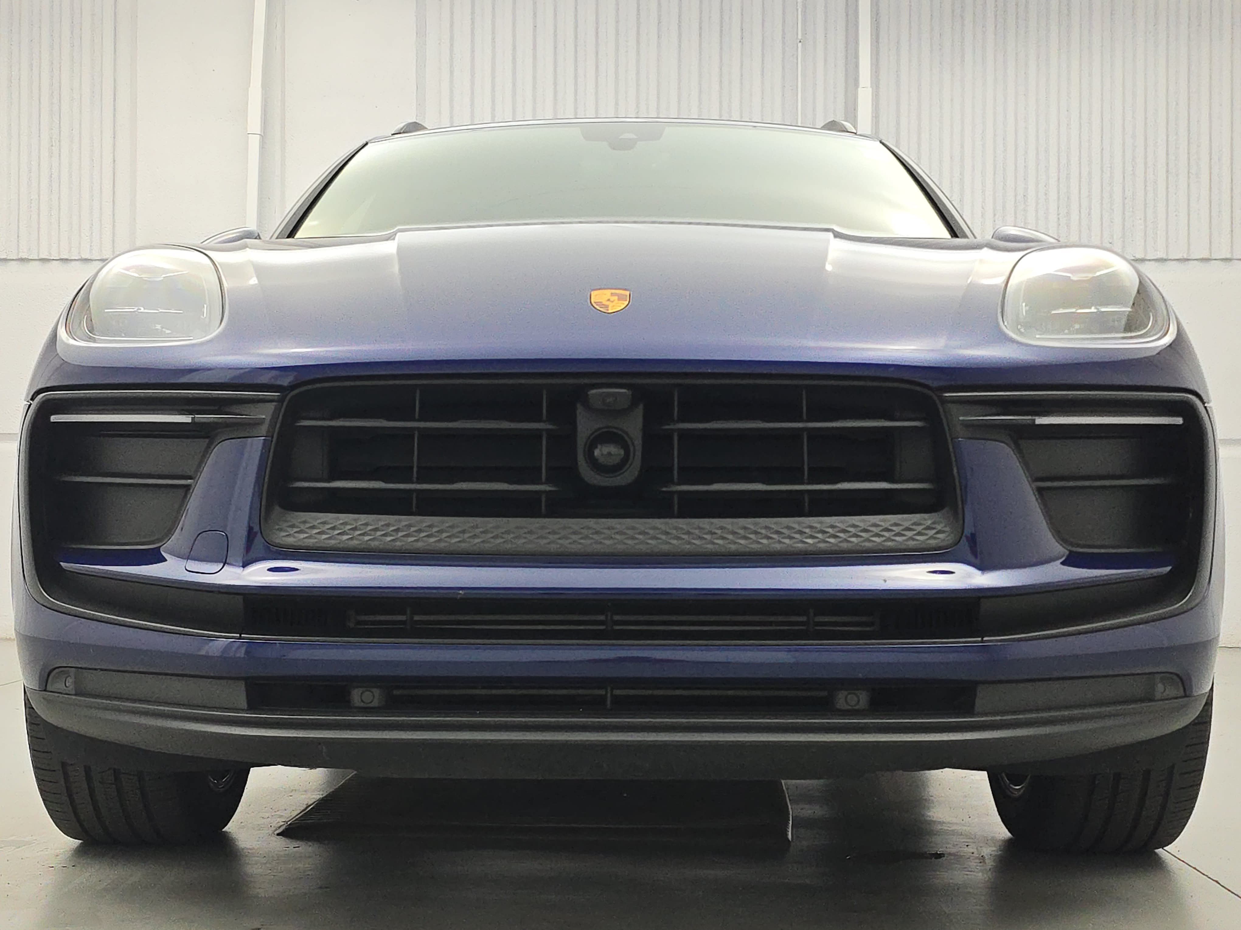 Certified 2024 Porsche Macan AWD/4WD image 10