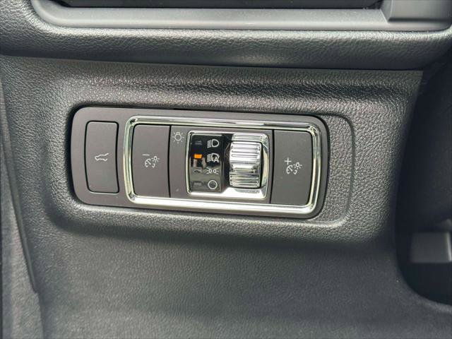 Used 2022 Lincoln Corsair AWD w/ Premium Package image 17