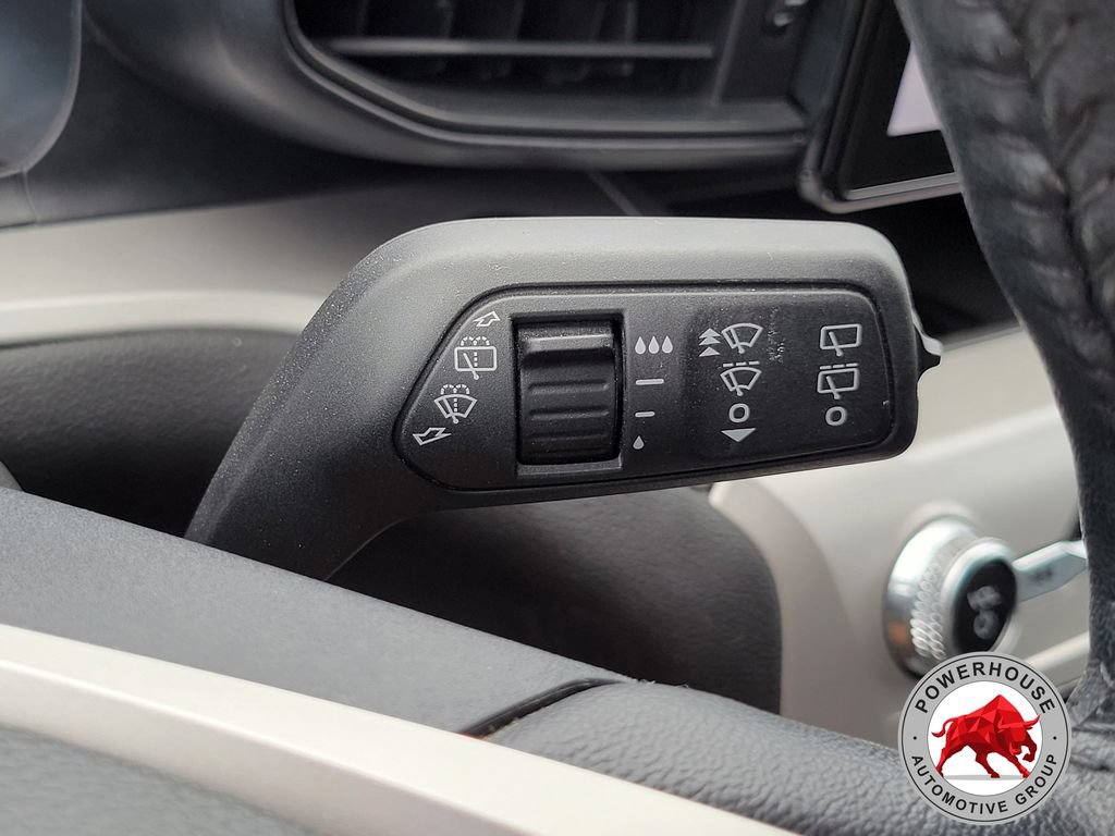 Used 2023 Ford Explorer XLT AWD/4WD image 33