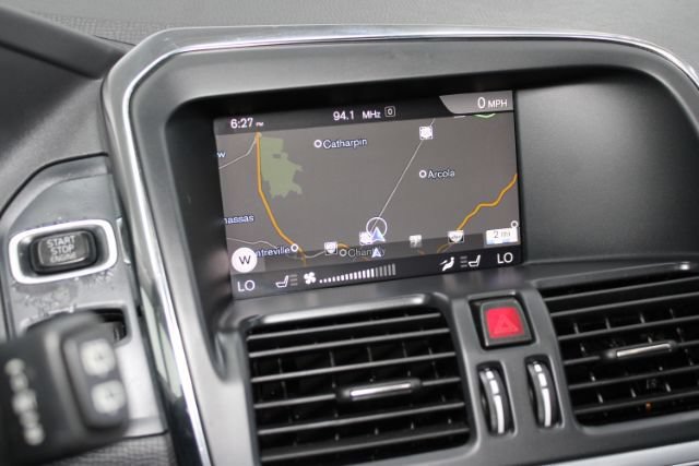Used 2017 Volvo XC60 T6 Dynamic w/ Preferred Option Package AWD/4WD image 18