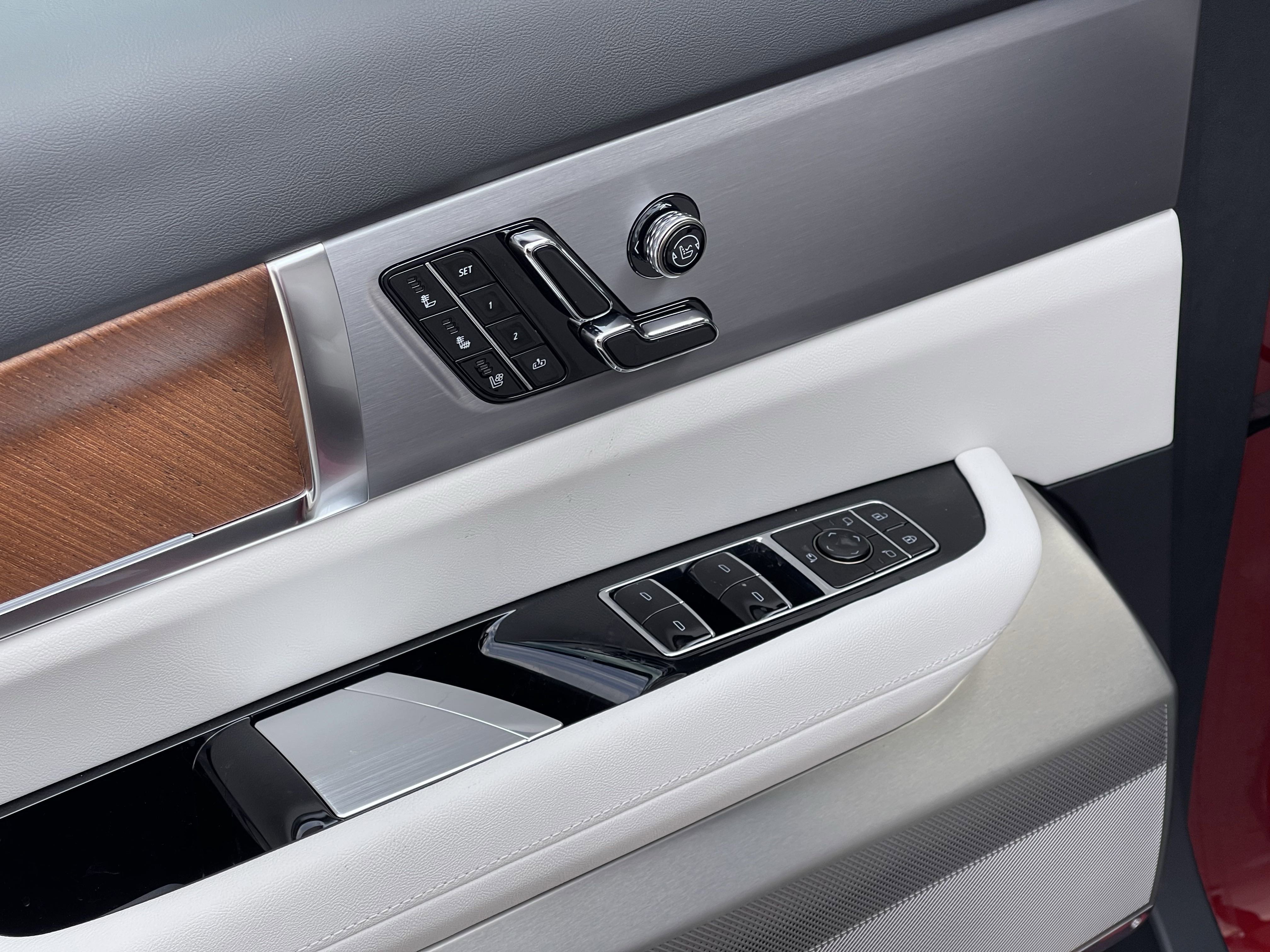 New 2026 Cadillac Vistiq Sport image 10