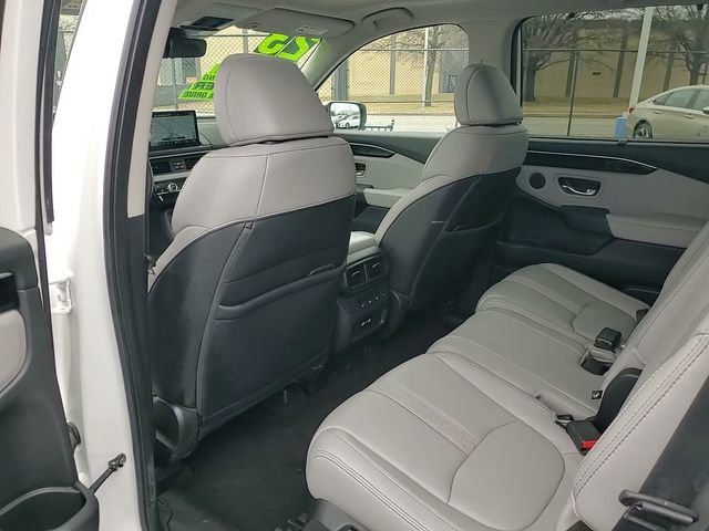 Used 2023 Honda Pilot Touring image 29